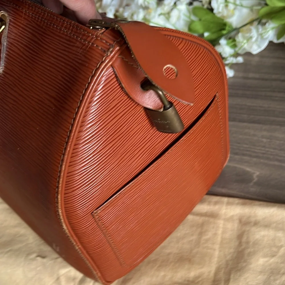 Louis Vuitton Epi Speedy 30 Brown - Picture 7 of 13